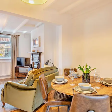2 Bed In 94220 Holiday home *