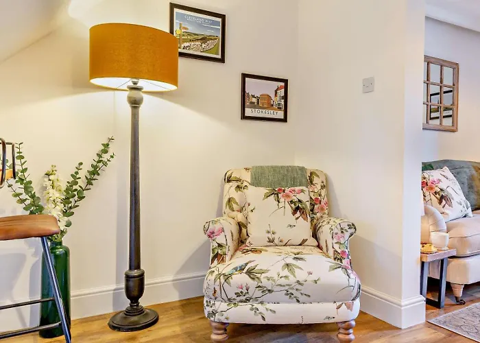 Holiday home 2 Bed In Middlesbrough Oc-94220 *